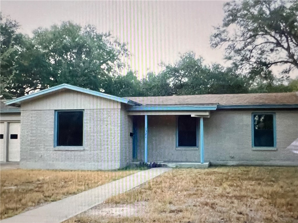 1321 Roosevelt Blvd Property Photo 1