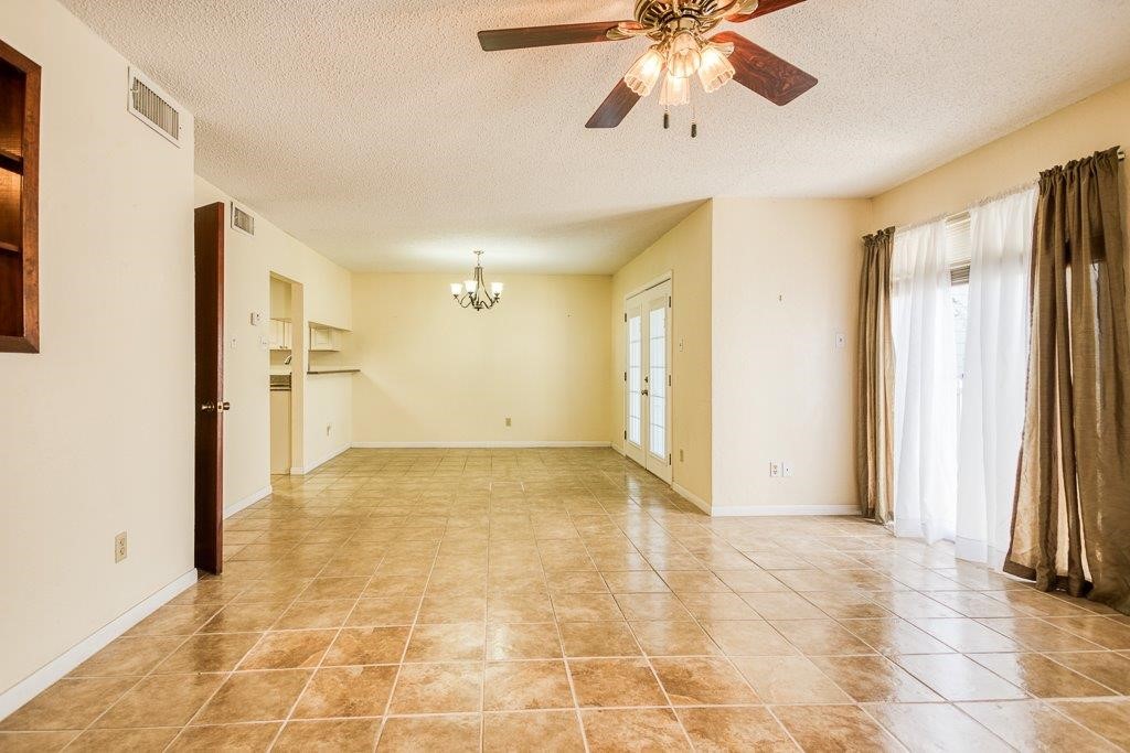 1459 Moore Ave Property Photo 6