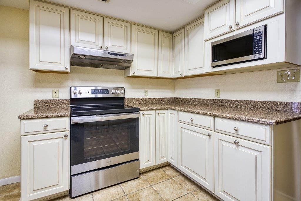 1459 Moore Ave Property Photo 14