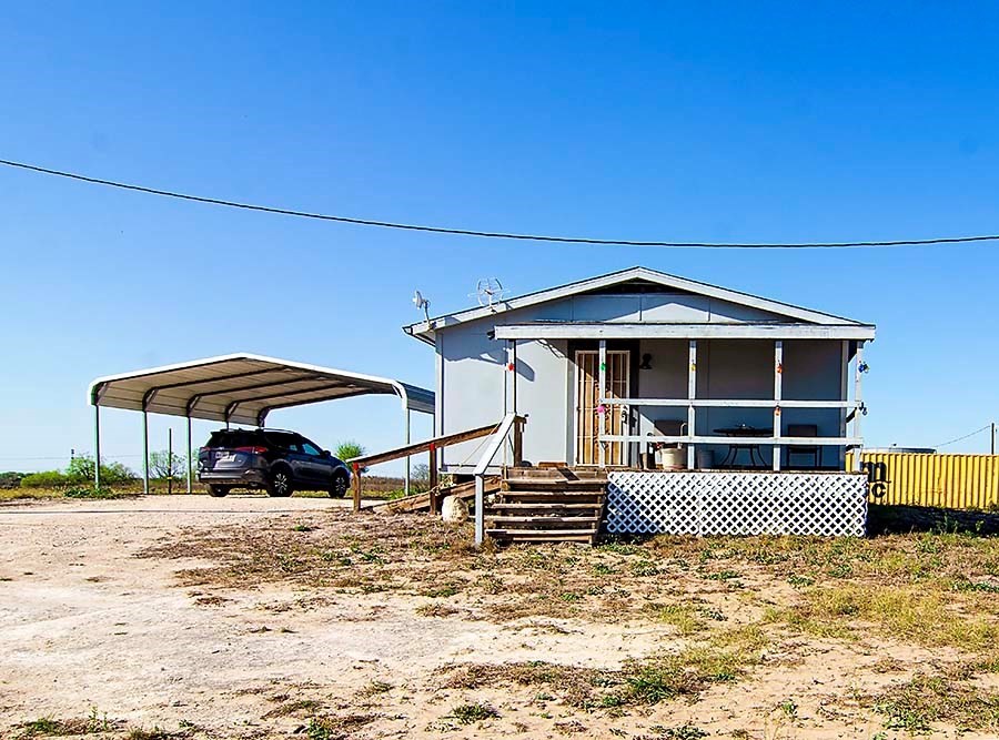 147 Lago Dr