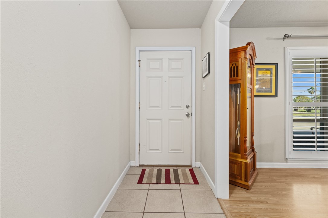 314 Inglewood Property Photo 7