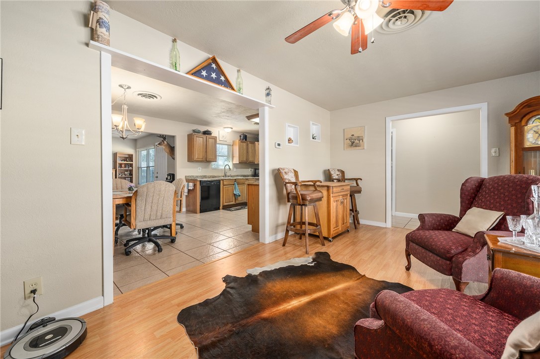 314 Inglewood Property Photo 8