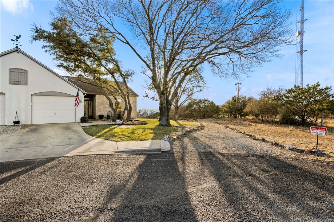 1044 Edinburgh Dr 1044 Property Photo 2