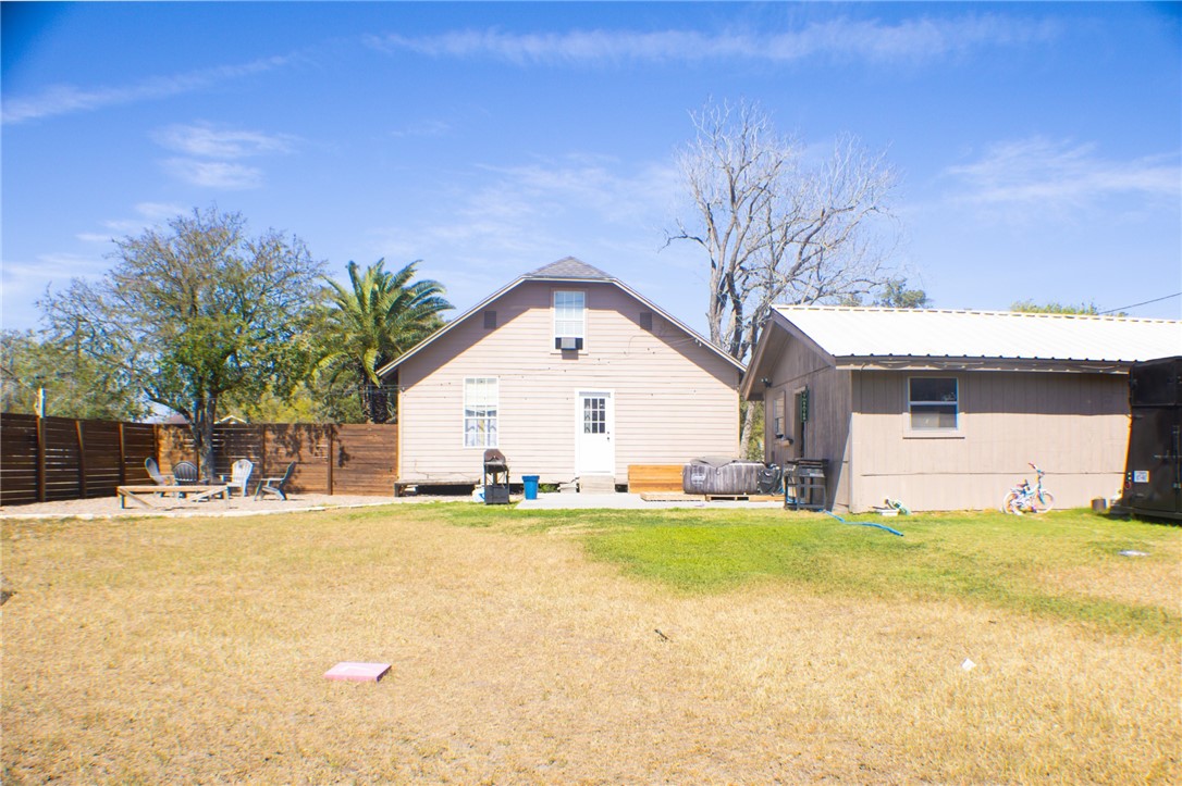 901 S Eugenia St Property Photo 4