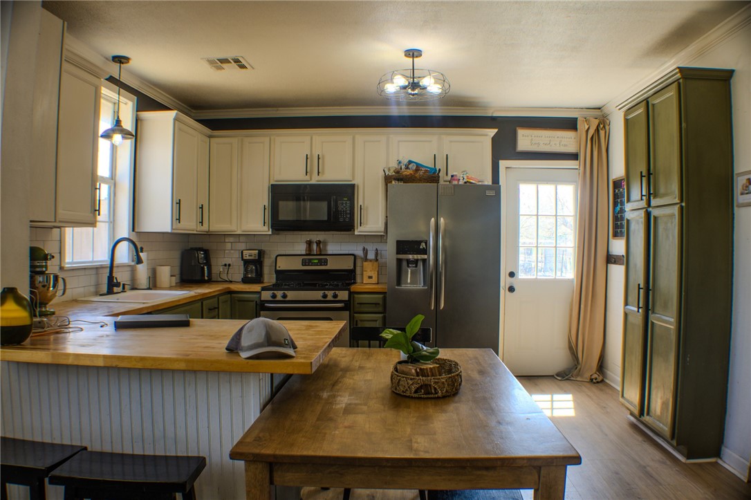901 S Eugenia St Property Photo 10