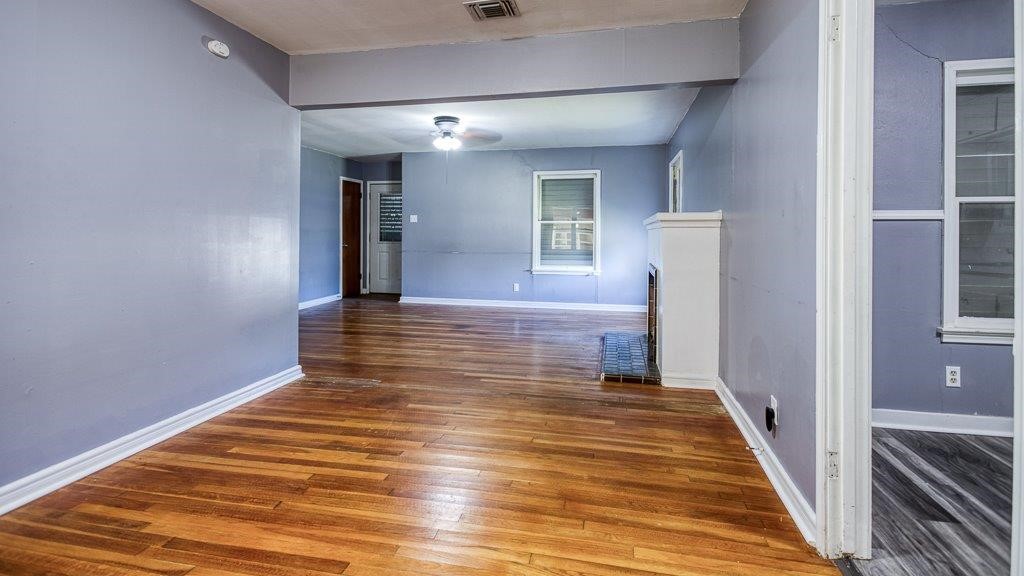 1302 Brentwood Dr Property Photo 4