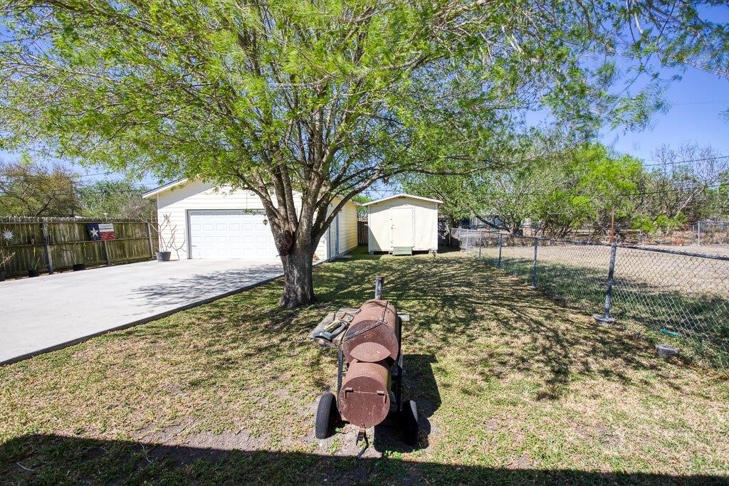 4133 Barrera Dr Property Photo 17