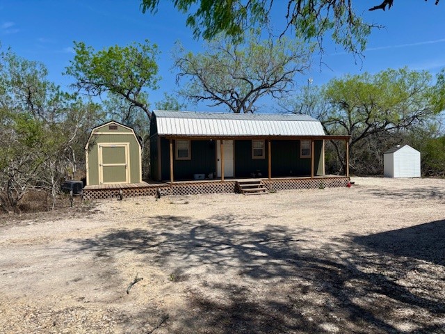 122 County Rd 176 Property Photo 1