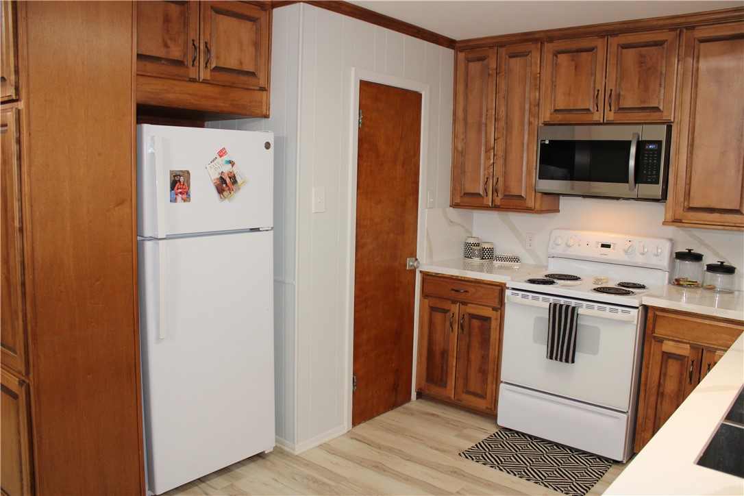 710 S Leona St Property Photo 10