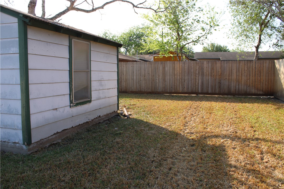 710 S Leona St Property Photo 33