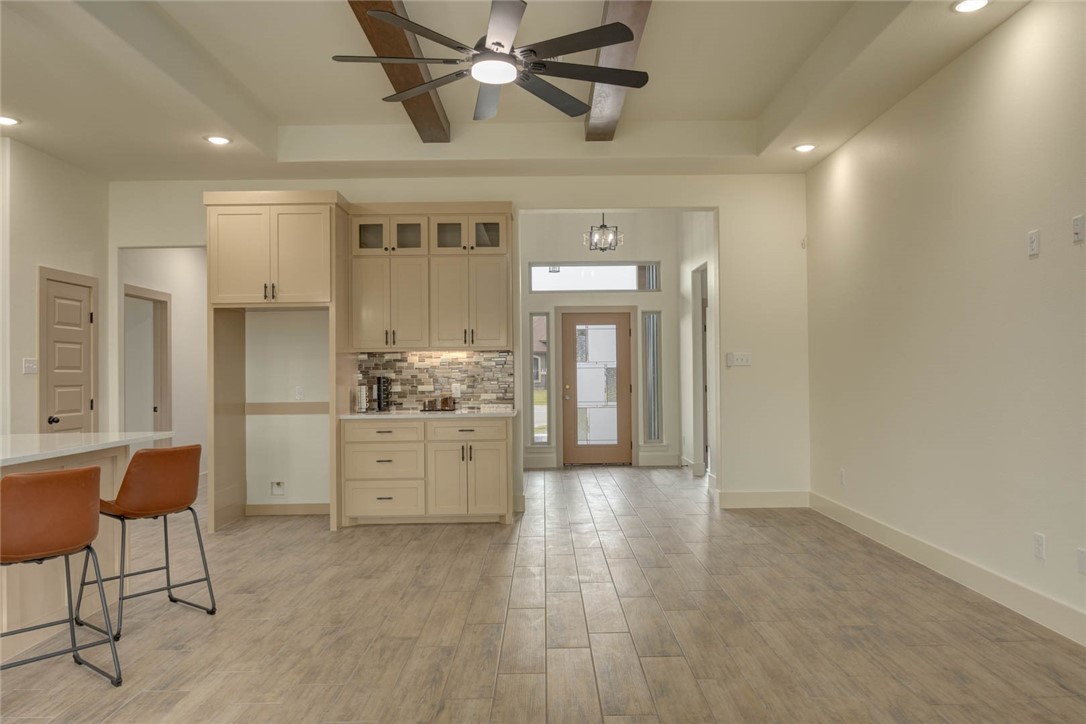 2533 Luzius Dr Property Photo 4
