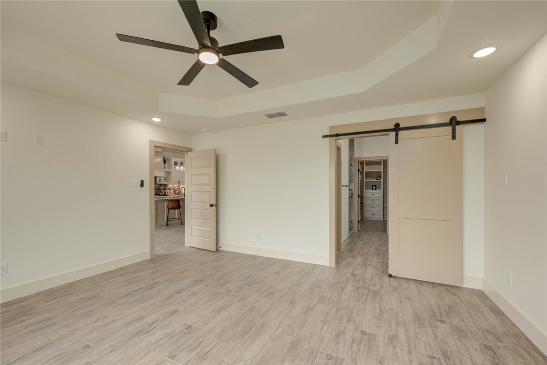 2533 Luzius Dr Property Photo 16