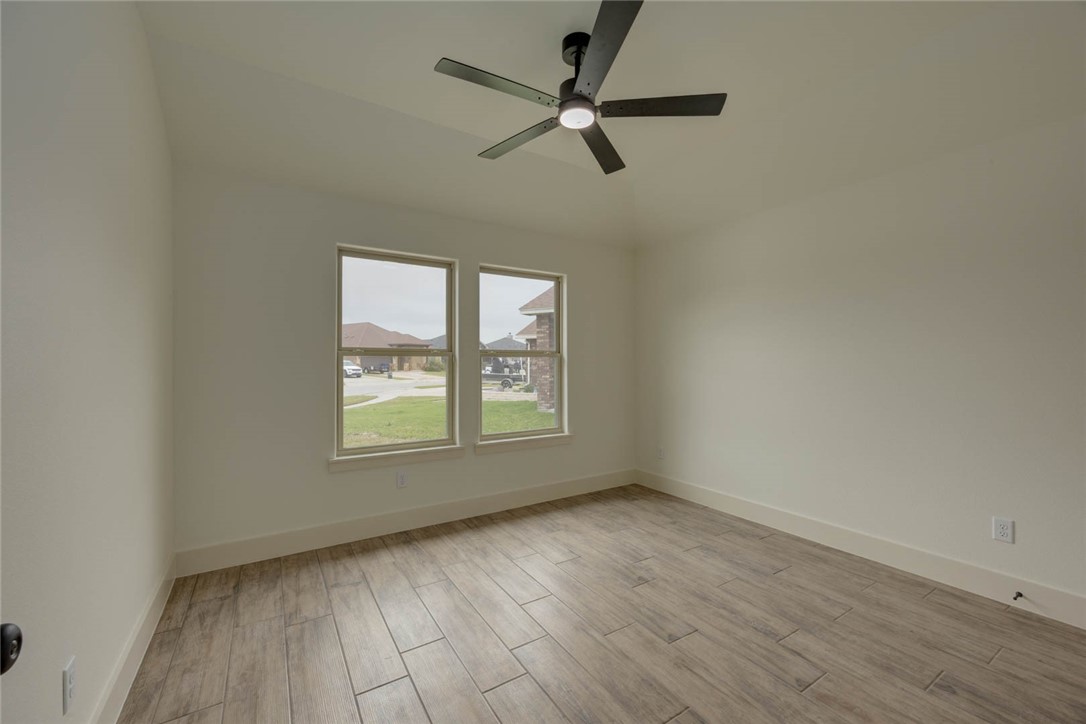 2533 Luzius Dr Property Photo 19