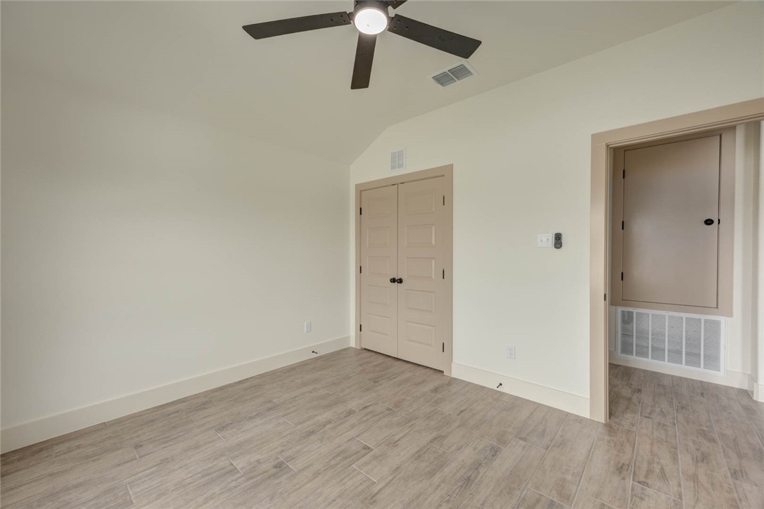 2533 Luzius Dr Property Photo 20