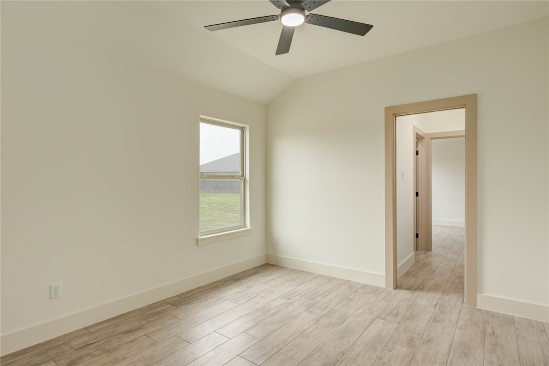 2533 Luzius Dr Property Photo 25