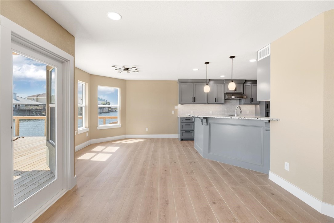 15334 Key Largo Ct Property Photo 9