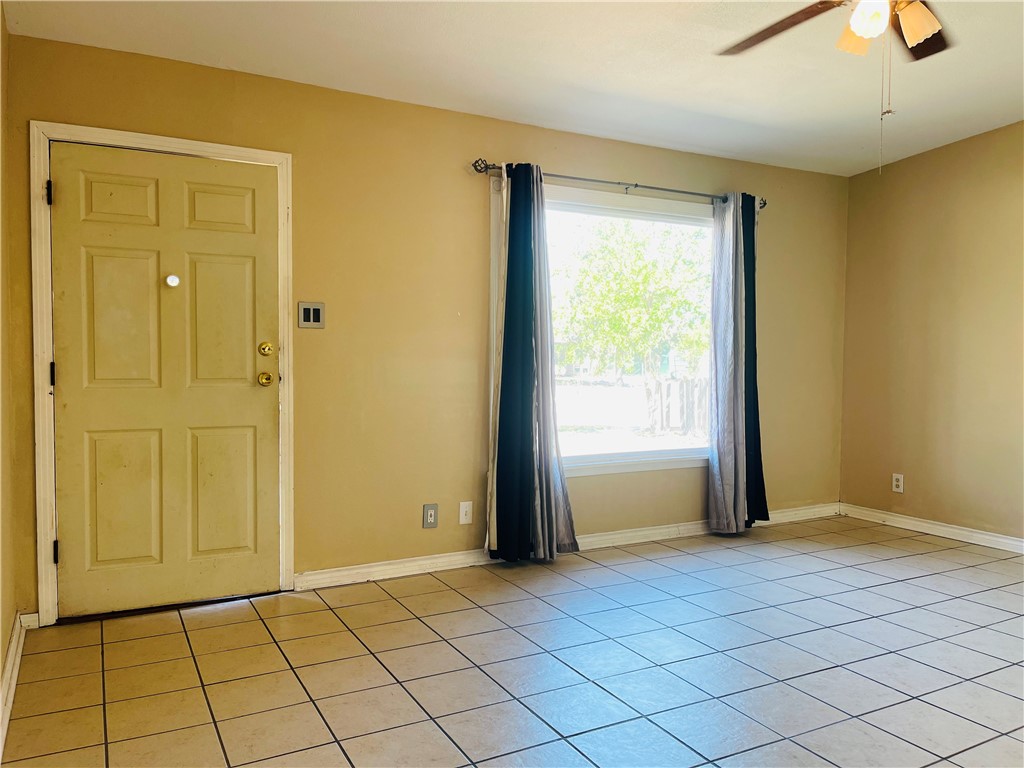 4954 Marion Property Photo 4