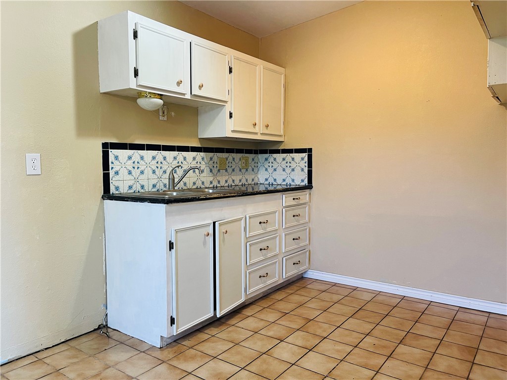 4954 Marion Property Photo 7