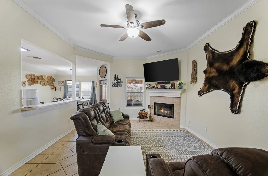 1209 Meadow Brook Dr Property Photo 4