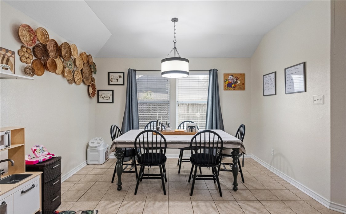 1209 Meadow Brook Dr Property Photo 8