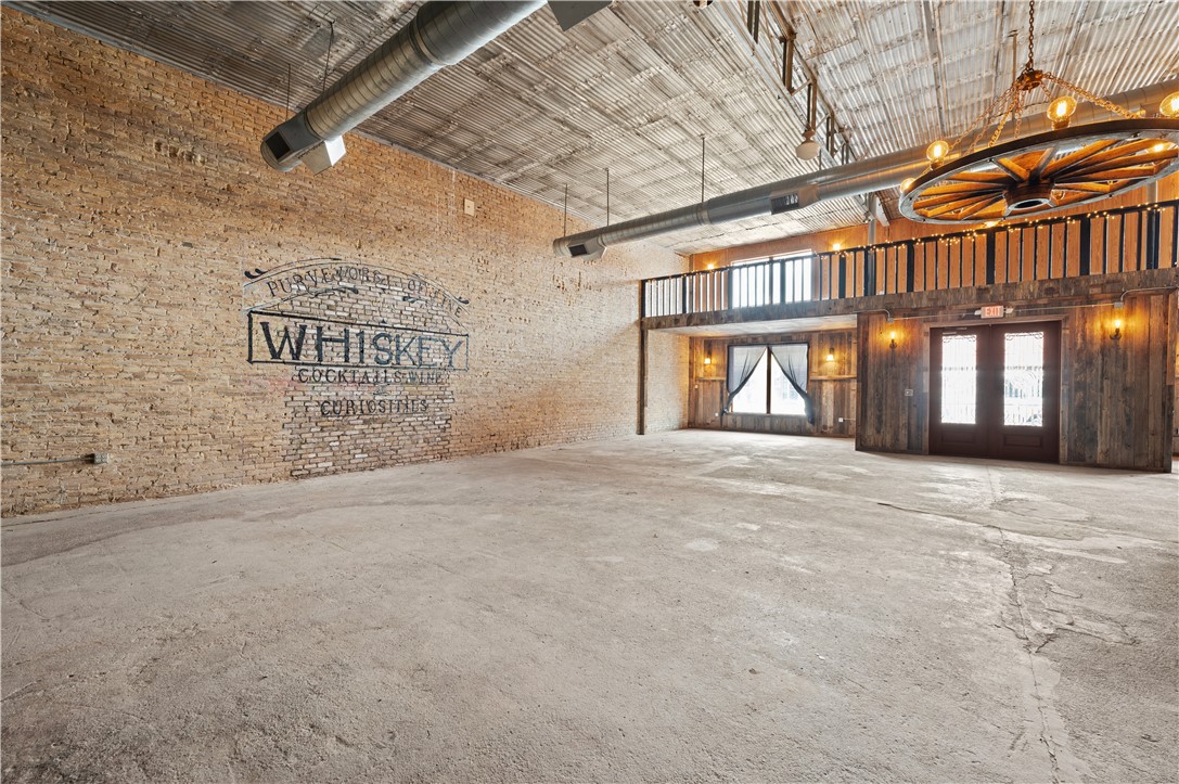 221 E Kleberg Ave Property Photo 3