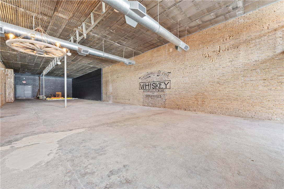 221 E Kleberg Ave Property Photo 5