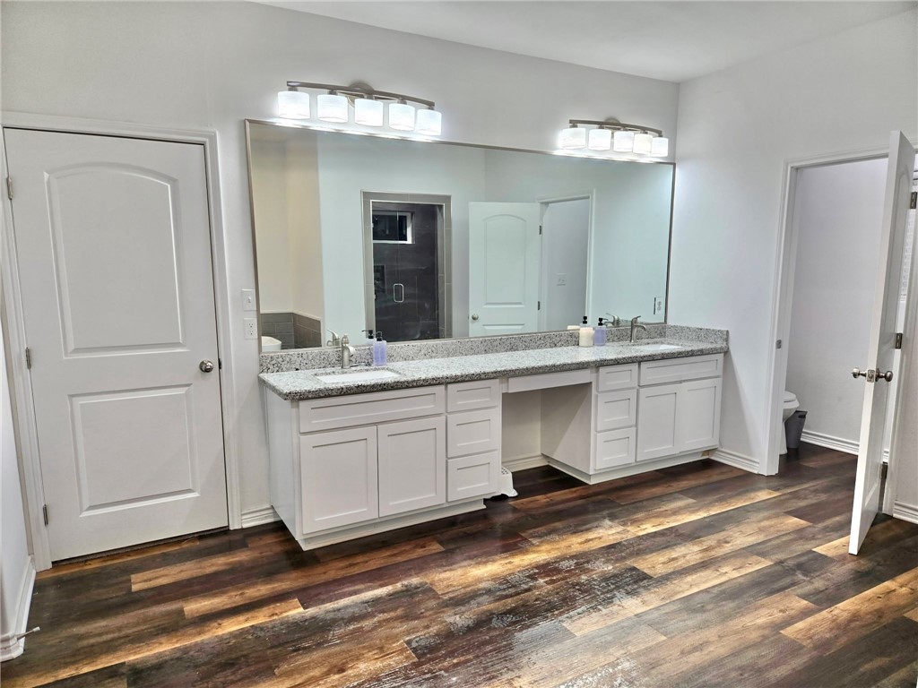 5074 Amber St Property Photo 10