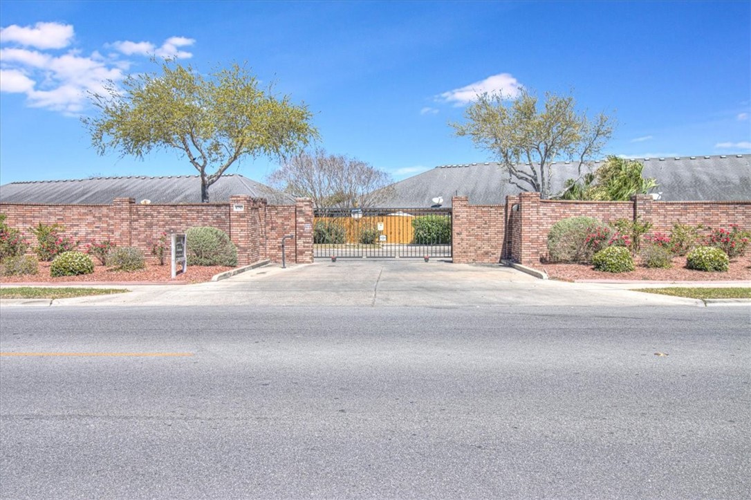 4750 Grand Junction Dr 40 Property Photo 4