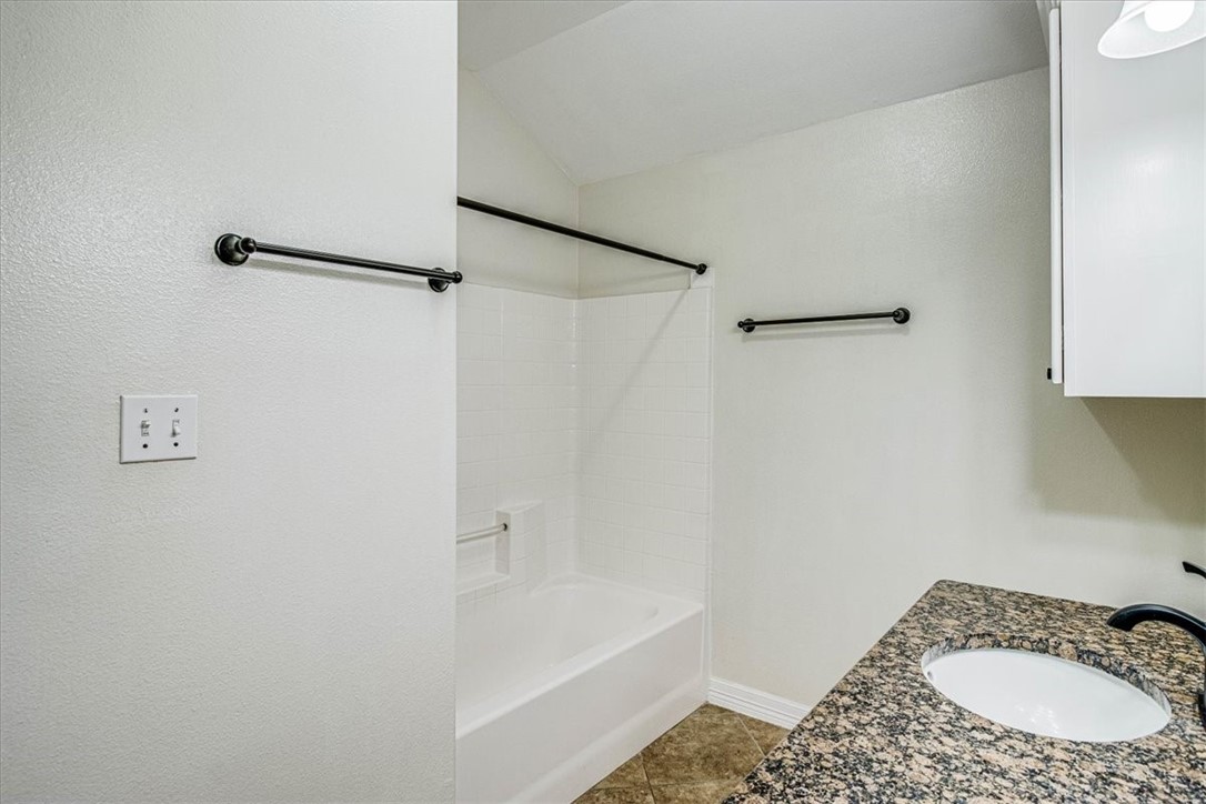 4750 Grand Junction Dr 40 Property Photo 27