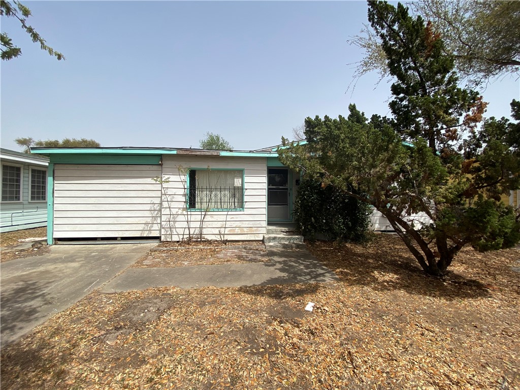 3926 Pyle Dr Property Photo 2