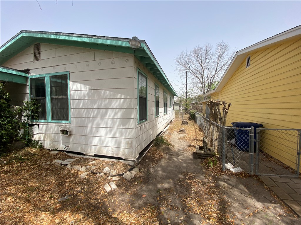 3926 Pyle Dr Property Photo 20