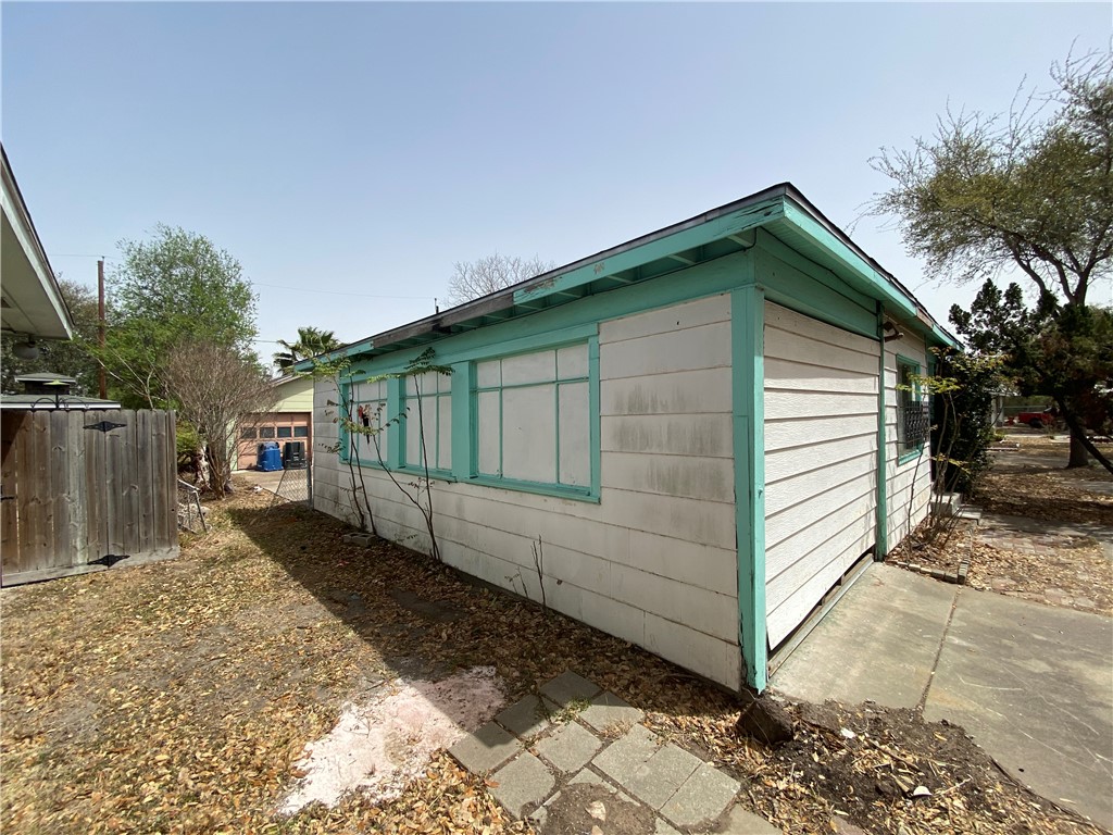 3926 Pyle Dr Property Photo 21