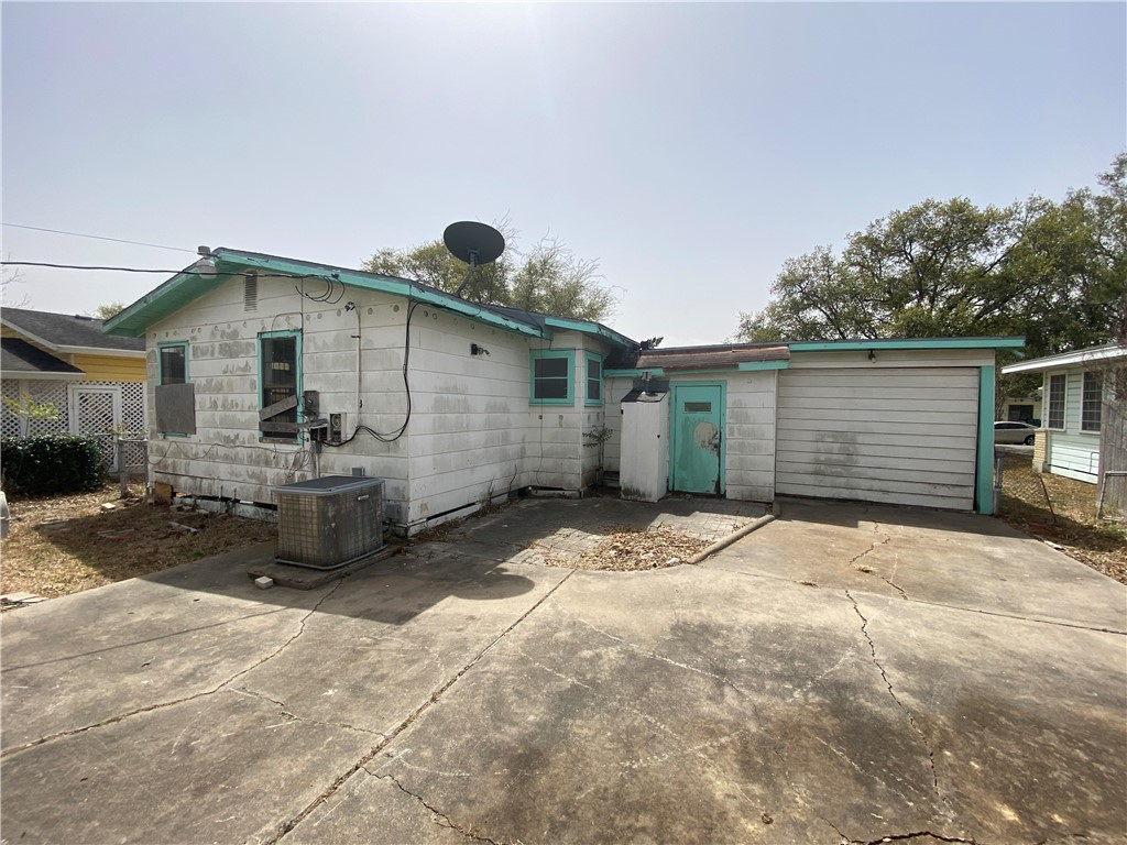 3926 Pyle Dr Property Photo 22