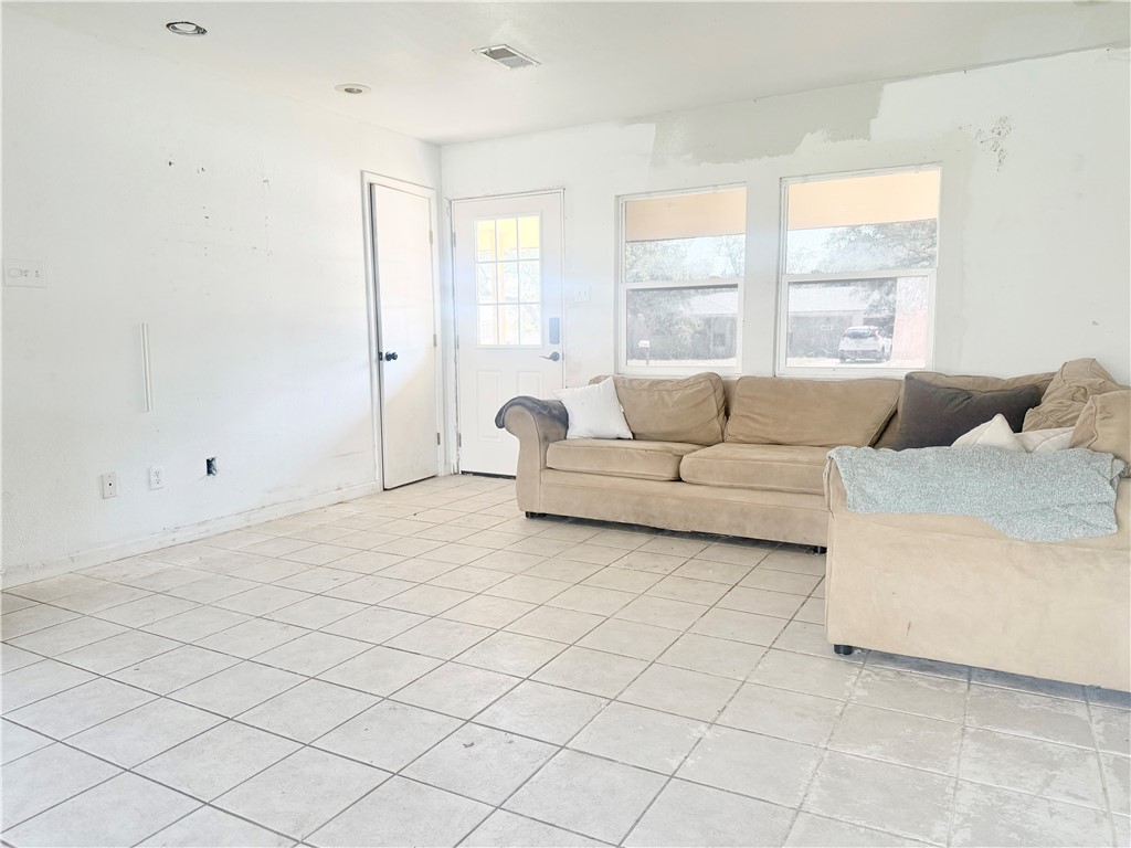 1510 W Terrace Blvd Property Photo 5