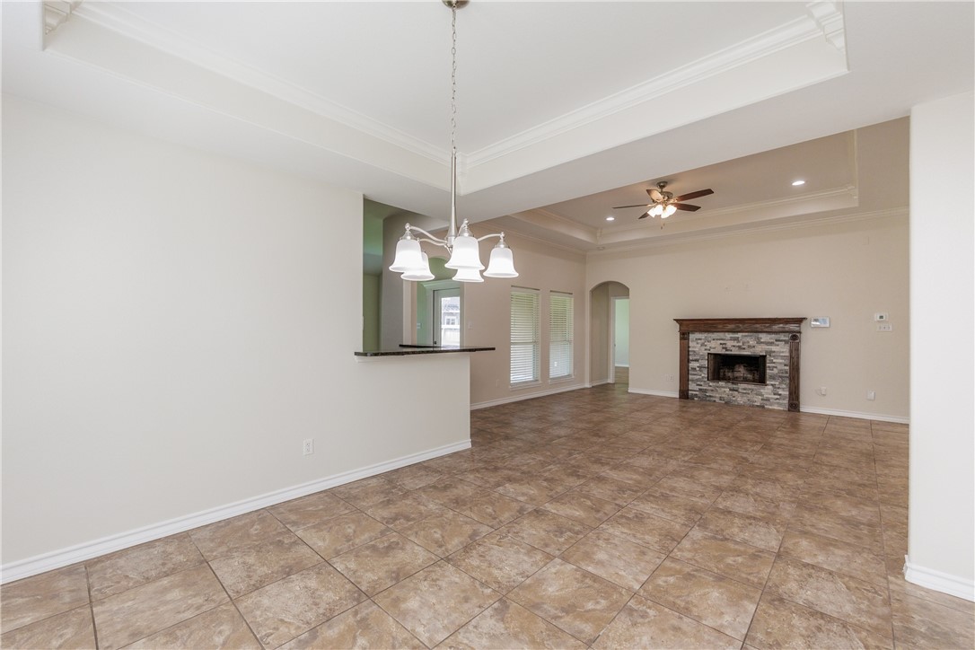 1921 Woodbend Dr Property Photo 6