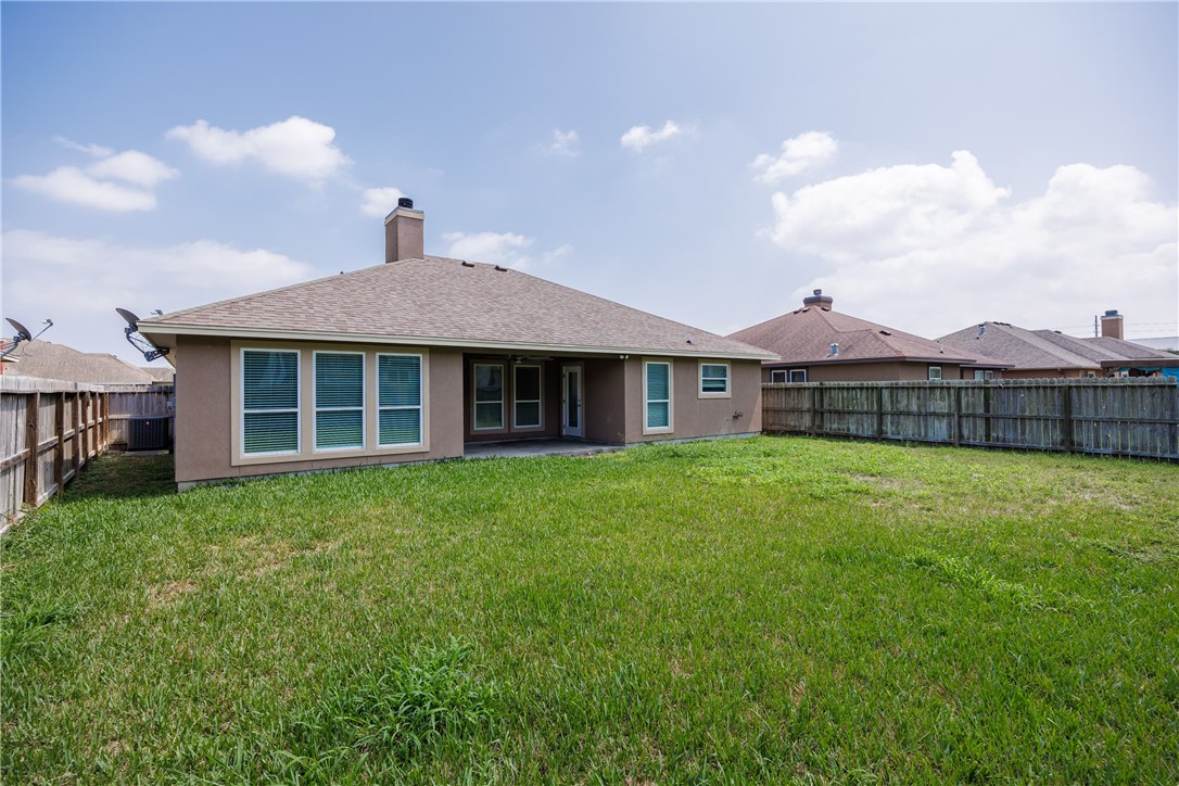 1921 Woodbend Dr Property Photo 31