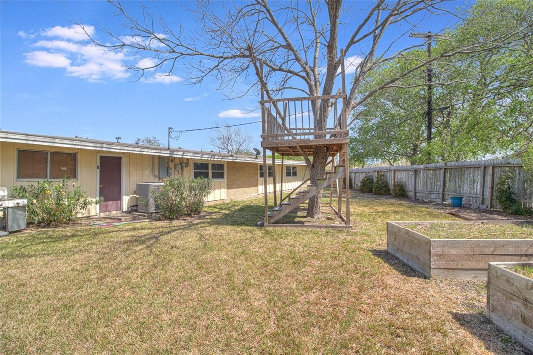 2625 Linn St Property Photo 33