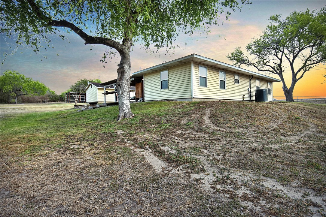 11711 Ih 37 Property Photo 2