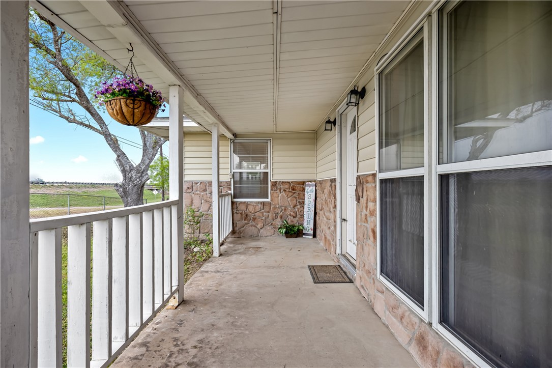 11711 Ih 37 Property Photo 8
