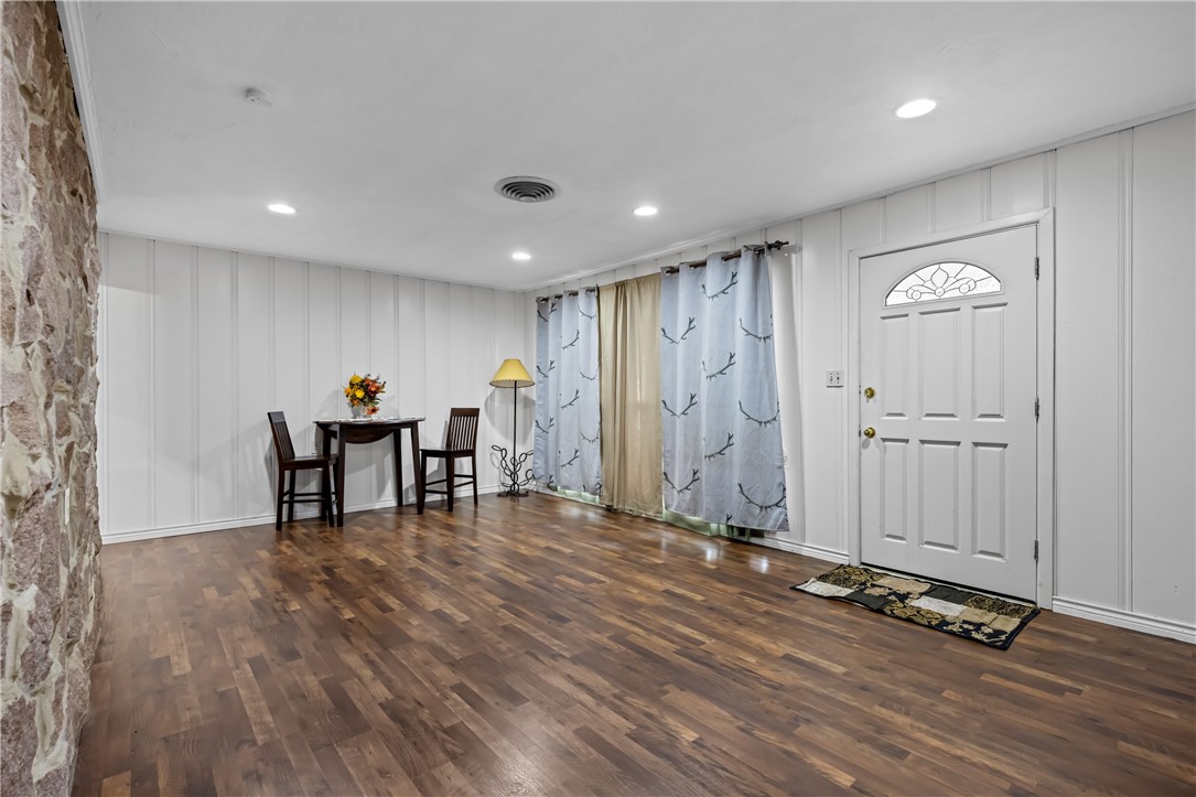 11711 Ih 37 Property Photo 11