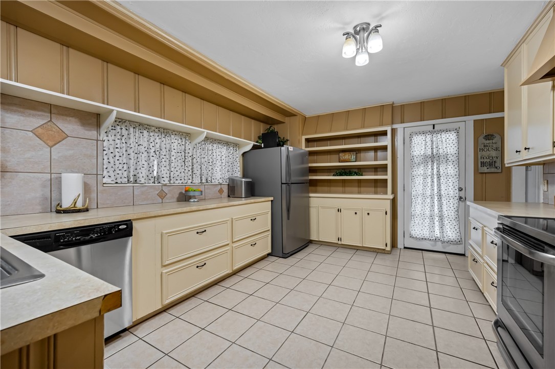 11711 Ih 37 Property Photo 13