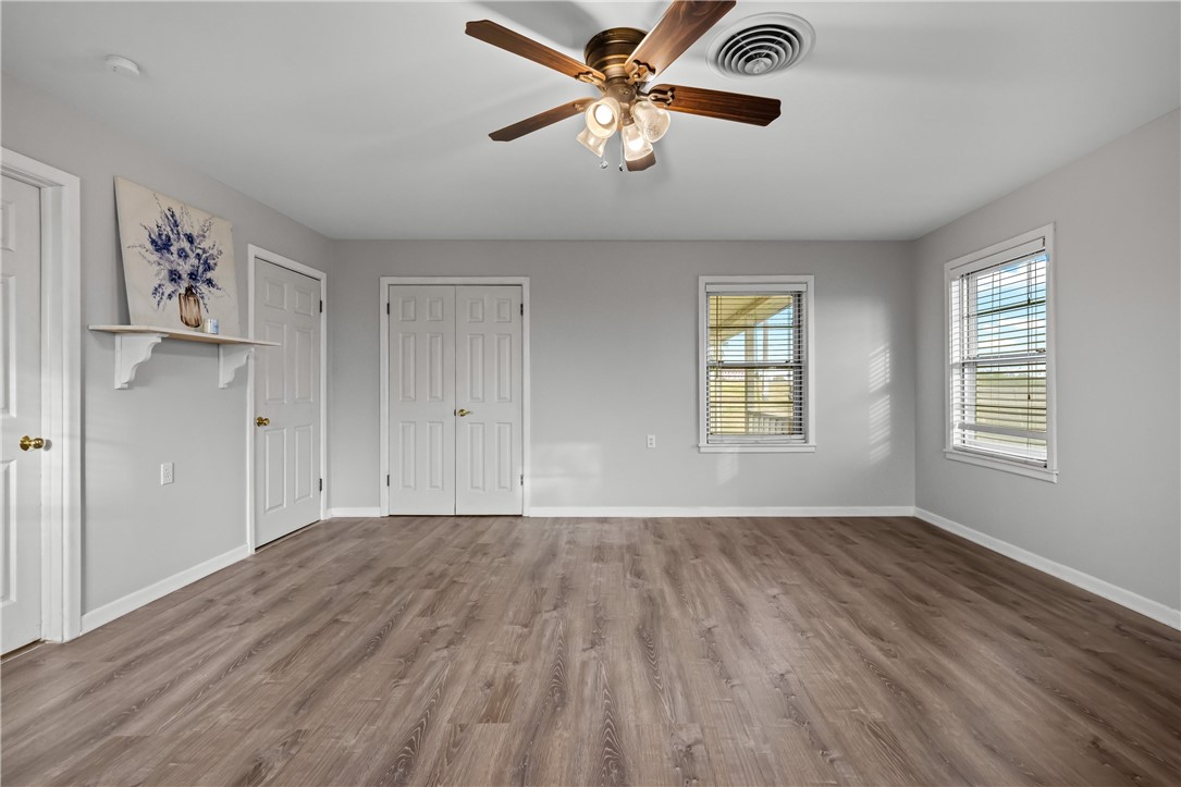 11711 Ih 37 Property Photo 22