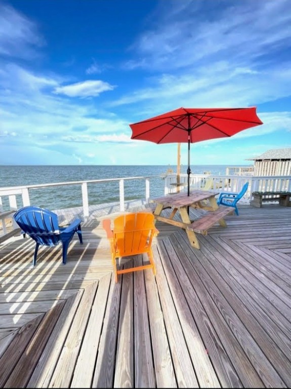 1878 Bay Shore Dr Property Photo 3