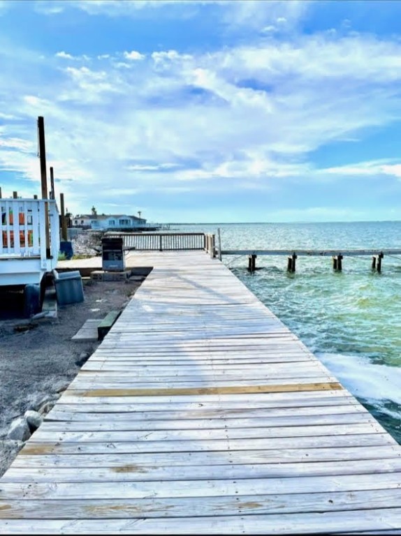 1878 Bay Shore Dr Property Photo 4