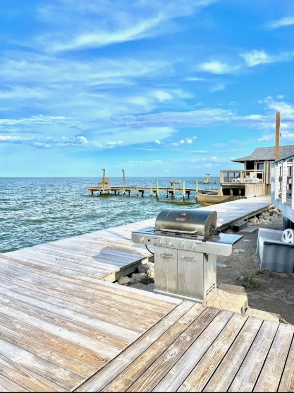 1878 Bay Shore Dr Property Photo 5