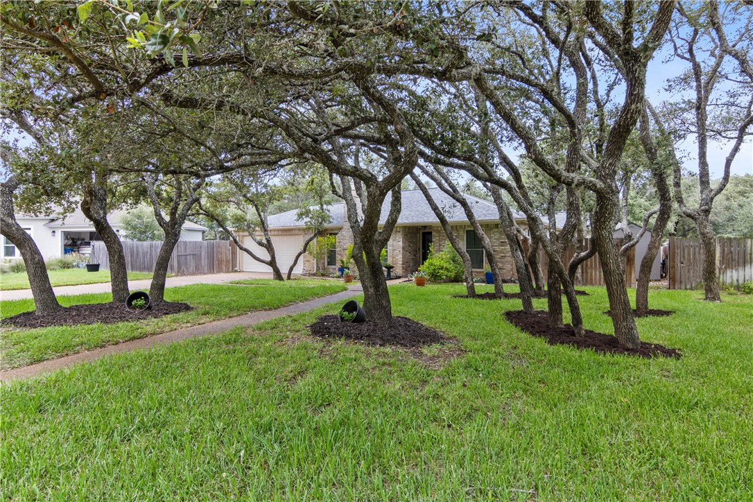 203 Highlands Dr Property Photo 2