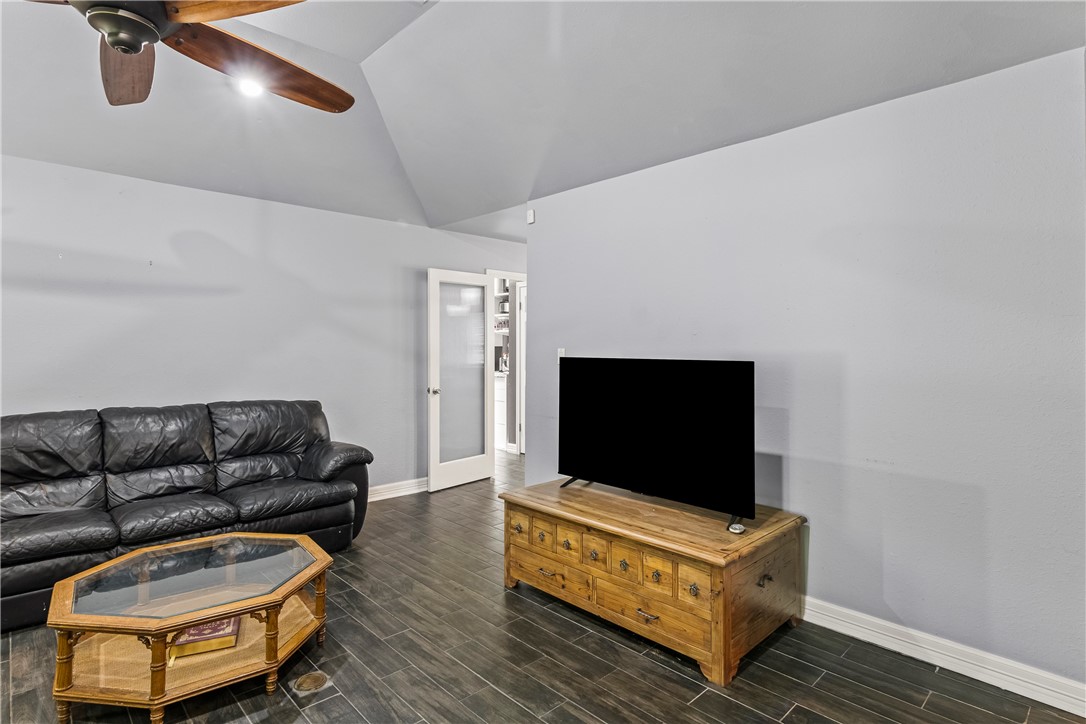 203 Highlands Dr Property Photo 5
