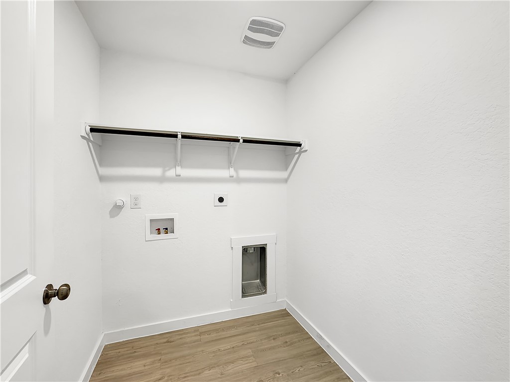 2713 Martell St Property Photo 16