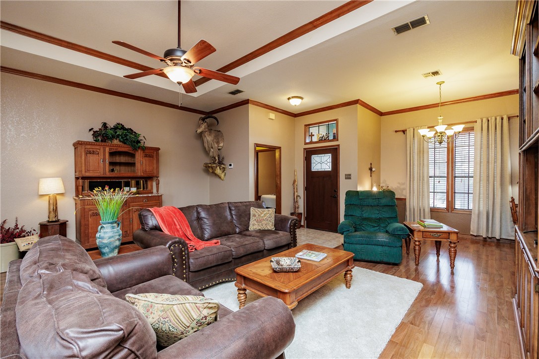 14510 Reagan Dr Property Photo 3