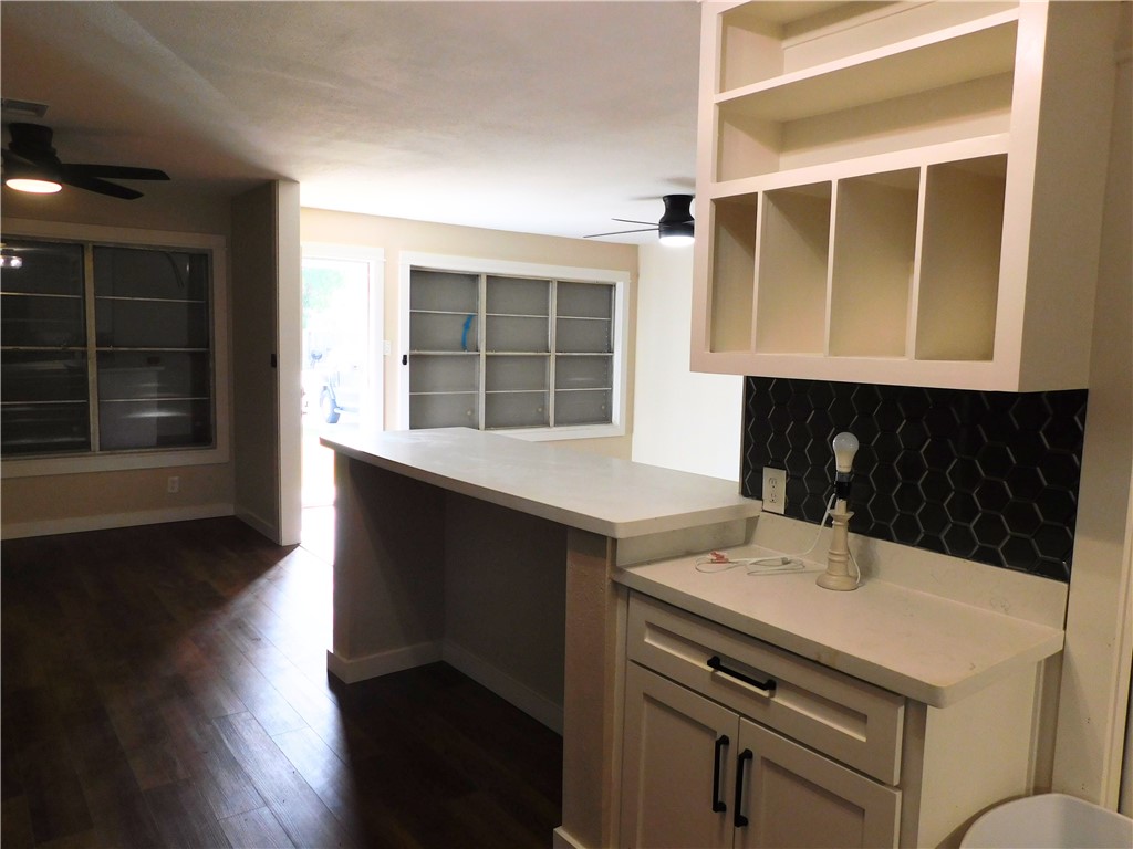 3318 Mahan Dr Property Photo 6